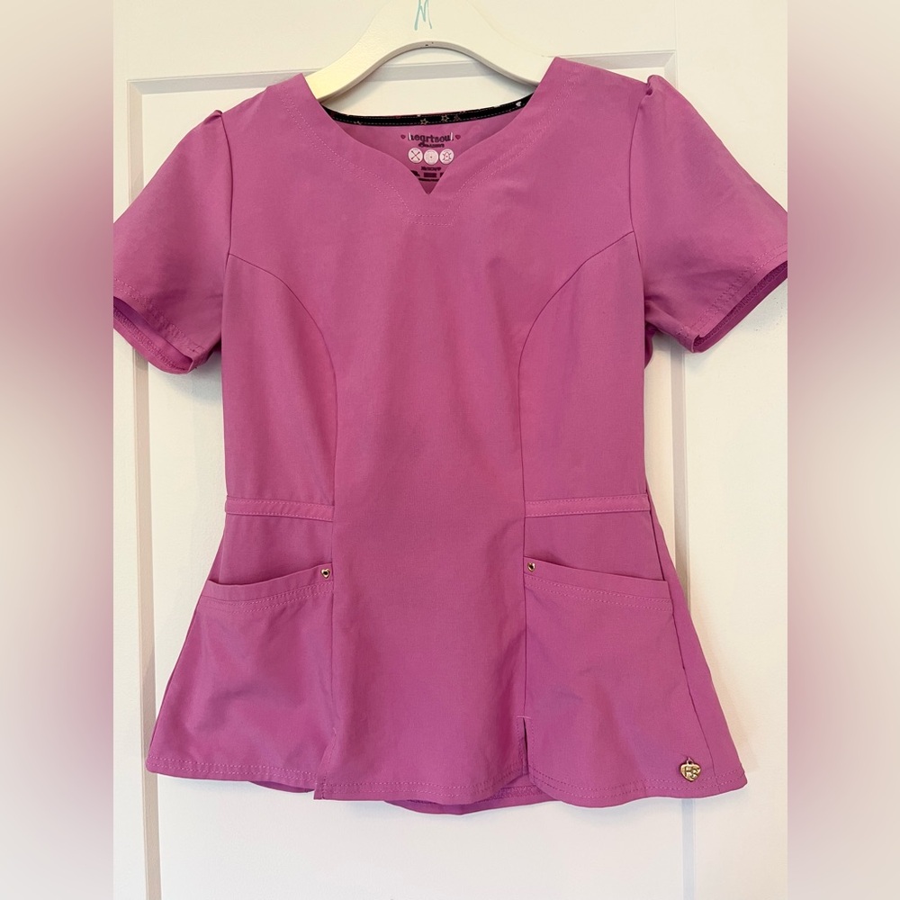 WOMENS HEARTSOUL SCRUB TOP